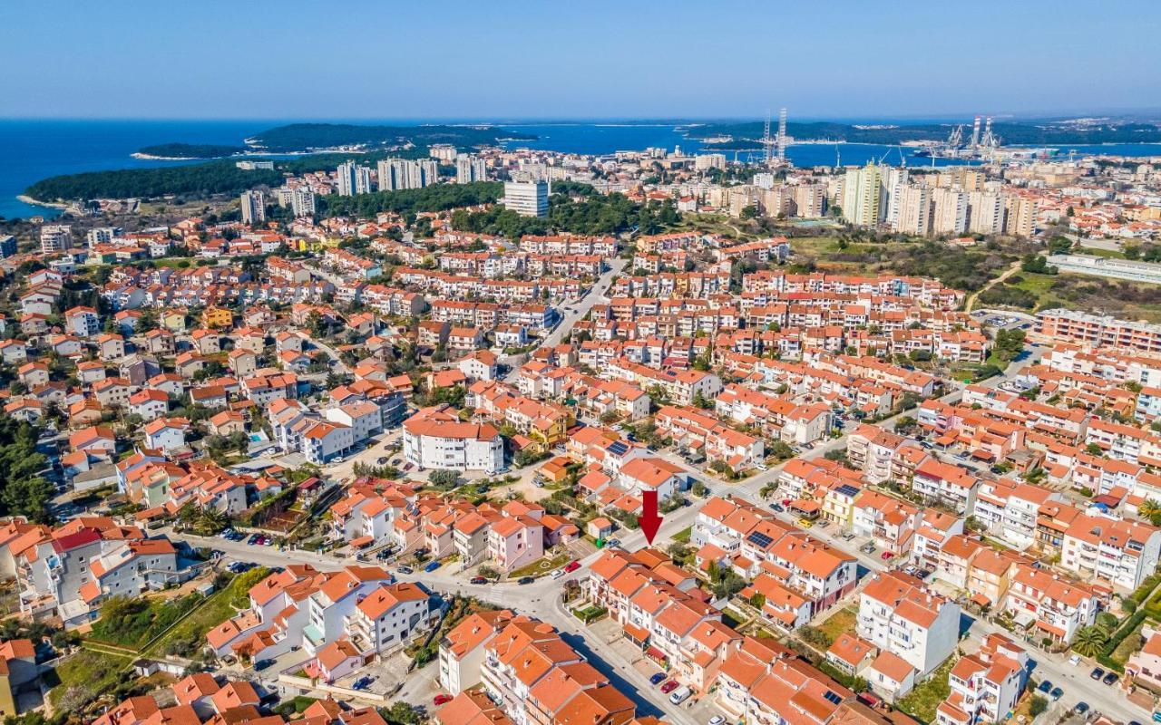 Apartment Blue Pula, New, Family Friendly, Comfortable, Free Parking And Wifi Exterior foto